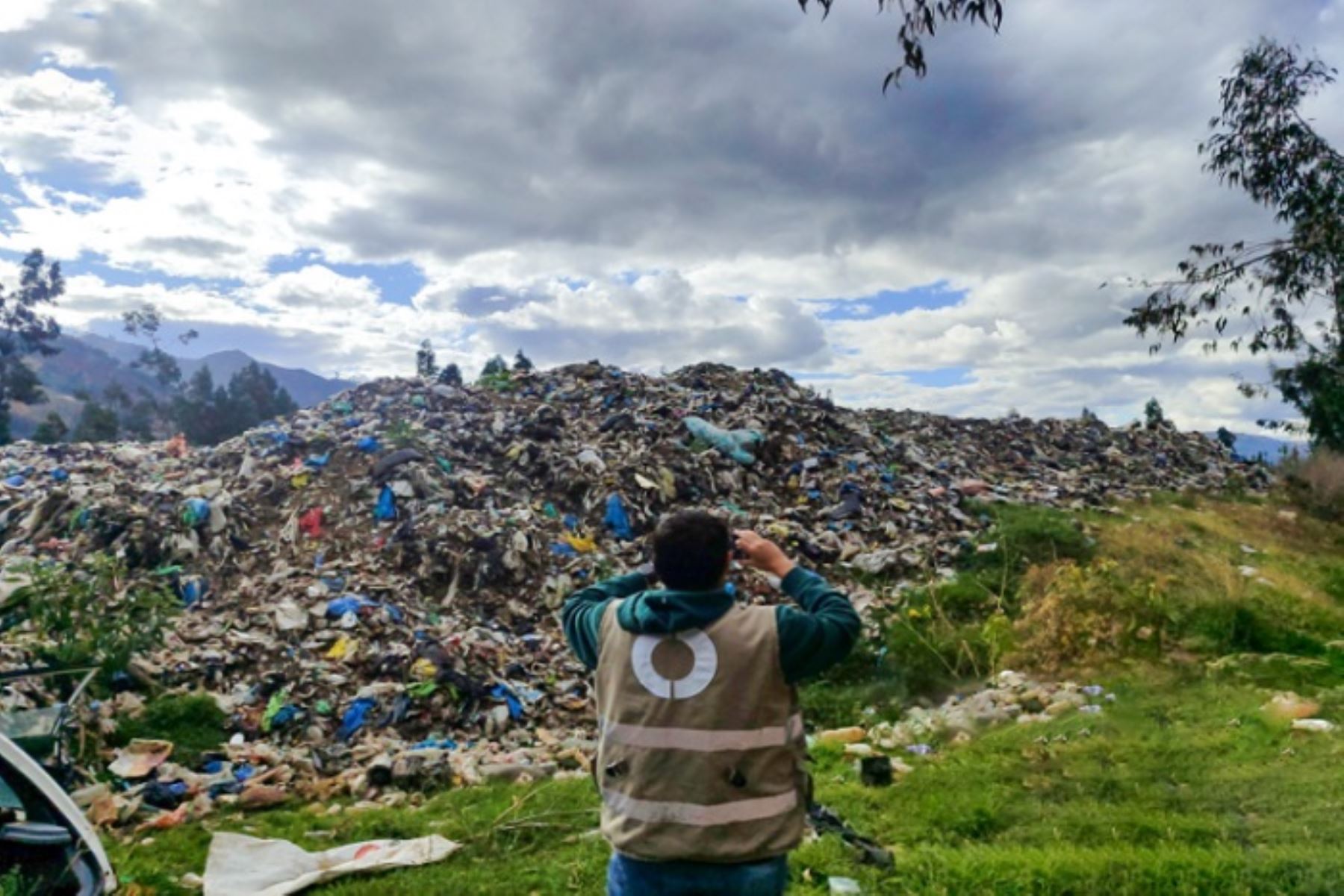 La Libertad: imponen medidas administrativas por mal manejo de residuos en botadero Ñuñuma