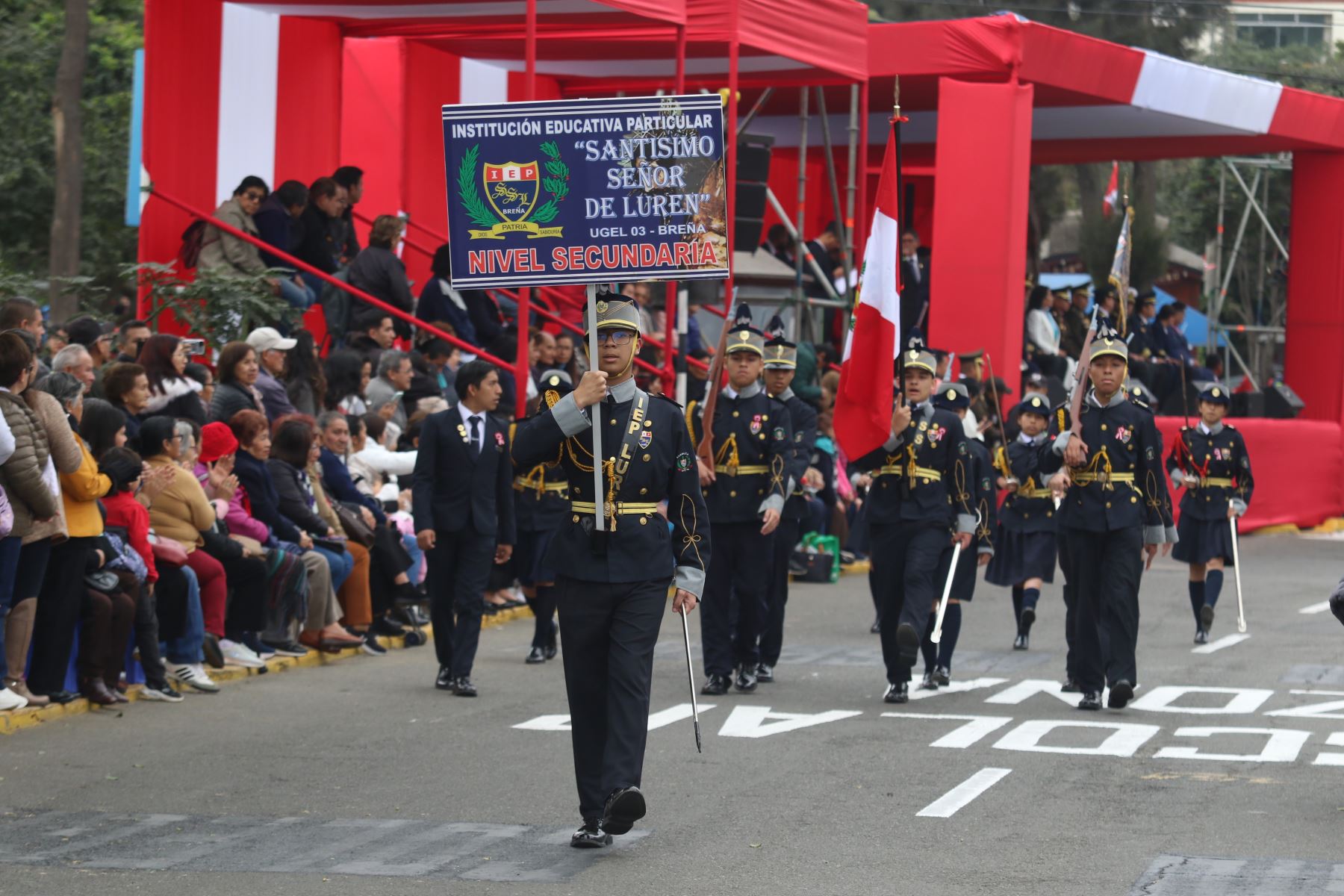 El desfile se llevó a cabo hoy 19 de julio desde las 07:30 horas en la cuadra 6 de la av. General Manuel Vivanco. Foto: ANDINA/Héctor Vinces