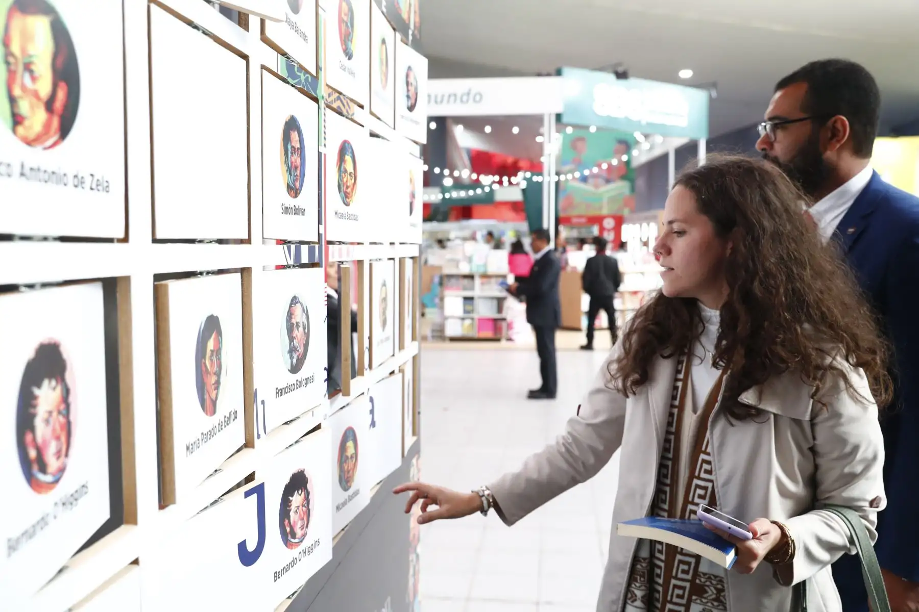 La Municipalidad de Jesús María se hizo presente en la Feria Internacional del Libro de Lima 2024 con una didáctica exposición sobre los héroes de la Independencia del Perú, en el marco de las celebraciones de nuestras Fiestas Patrias. Foto: ANDINA/Daniel Bracamonte