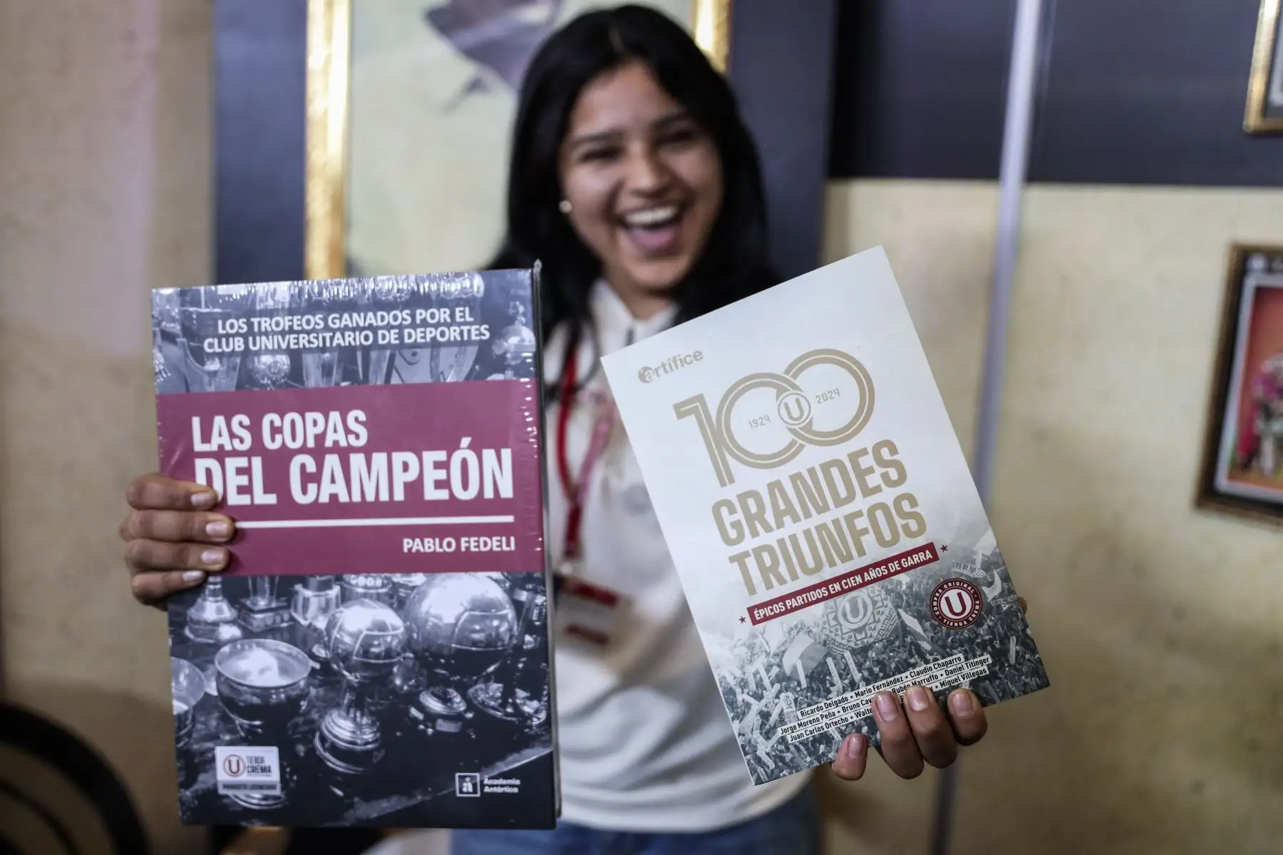 Amantes del club Universitario de Deportes pueden encontrar ediciones limitadas de libros del equipo crema. Foto: ANDINA/Connie Calderon