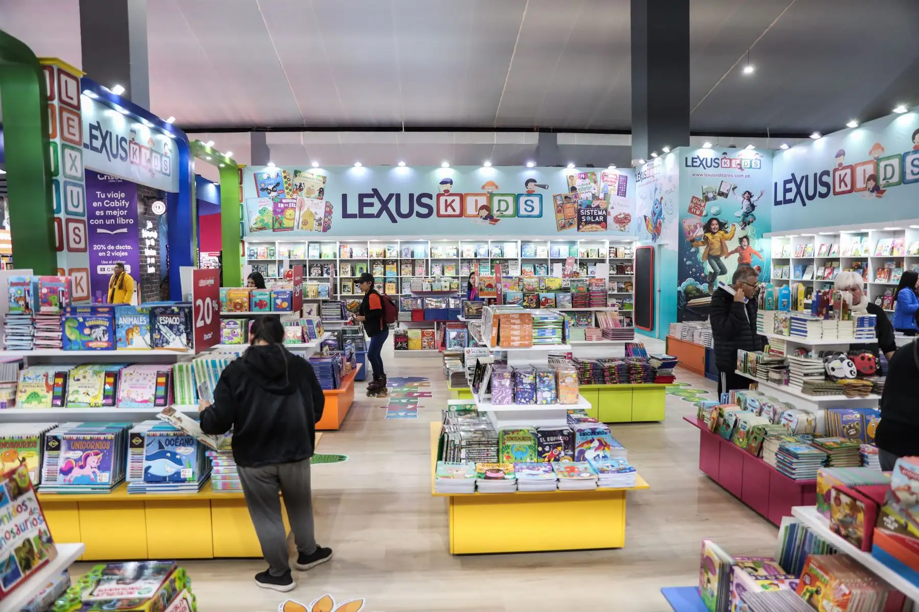 Lexus ofrece diversas opciones de libros para los más pequeños del hogar. Foto: ANDINA/Connie Calderon