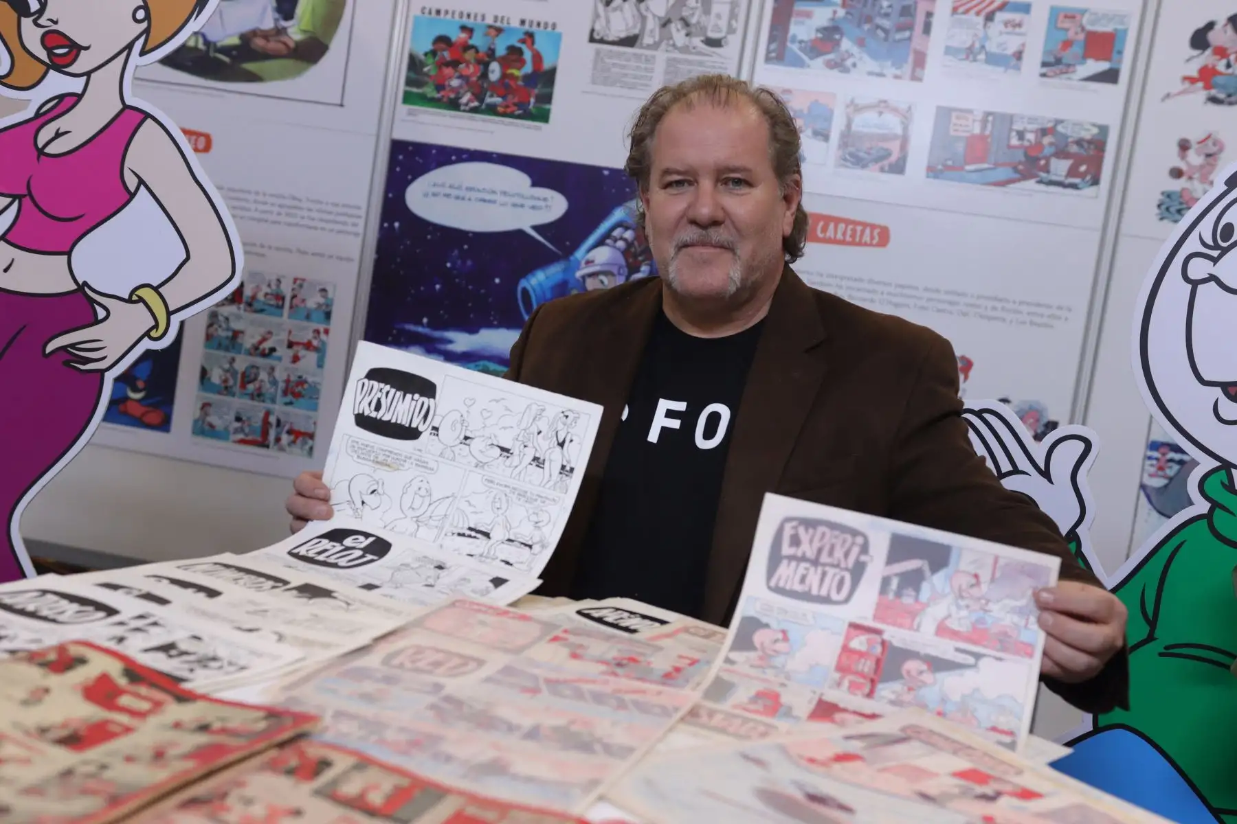 En el stand se encuentra el nieto de "Pepo", Sebastián Ríos, exhibiendo ejemplares y viñetas originales del reconocido autor chileno.
Foto: ANDINA / Lino Chipana.