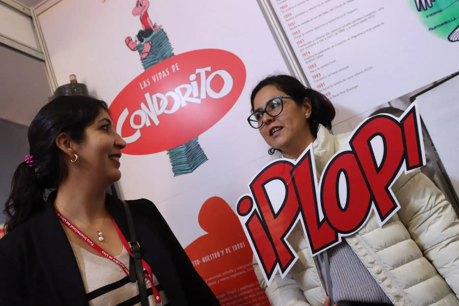 En el stand se encuentra el nieto de "Pepo", Sebastián Ríos, exhibiendo ejemplares y viñetas originales del reconocido autor chileno.
Foto: ANDINA / Lino Chipana.