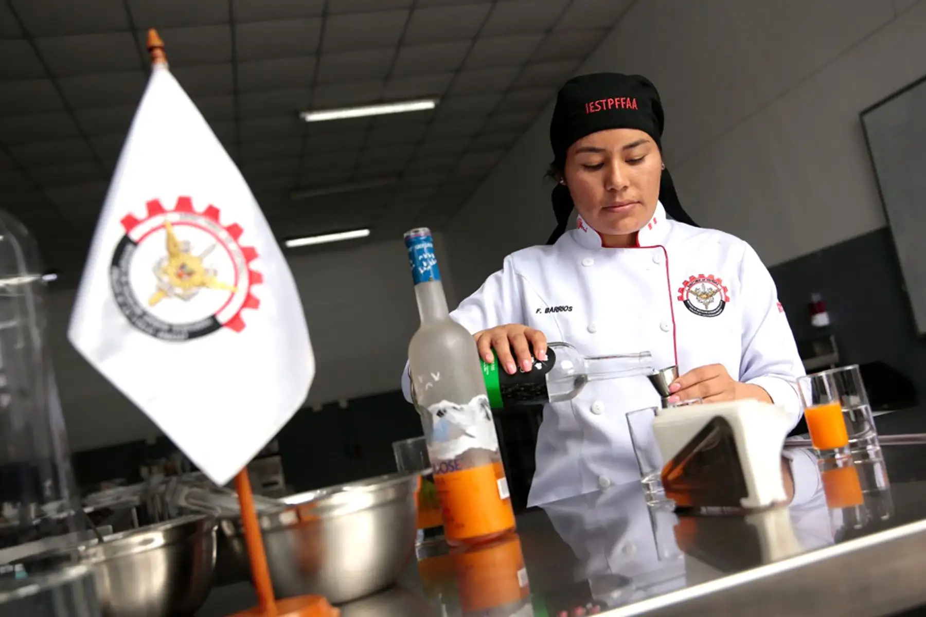 El ministro de Defensa, Walter Astudillo Chávez, y el titular de Educación, Morgan Quero, se comprometieron a articular esfuerzos para destrabar y hacer posible la obra del nuevo Instituto de Educación Superior Tecnológico Público de las Fuerzas Armadas (IESTPFFAA), ubicado en el Rímac, y que cuenta con más de 1500 estudiantes.
Foto: Mindef