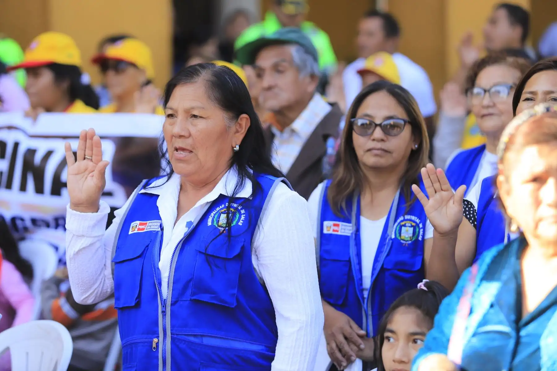 El ministro del Interior, Juan José Santiváñez, lidera la ceremonia de juramentación de las nuevas Juntas Vecinales de Seguridad Ciudadana de la región Ica que, a partir de ahora, serán aliadas y trabajarán de la mano de la Policía Nacional del Perú (PNP) para combatir a la delincuencia .
Foto: Mininter