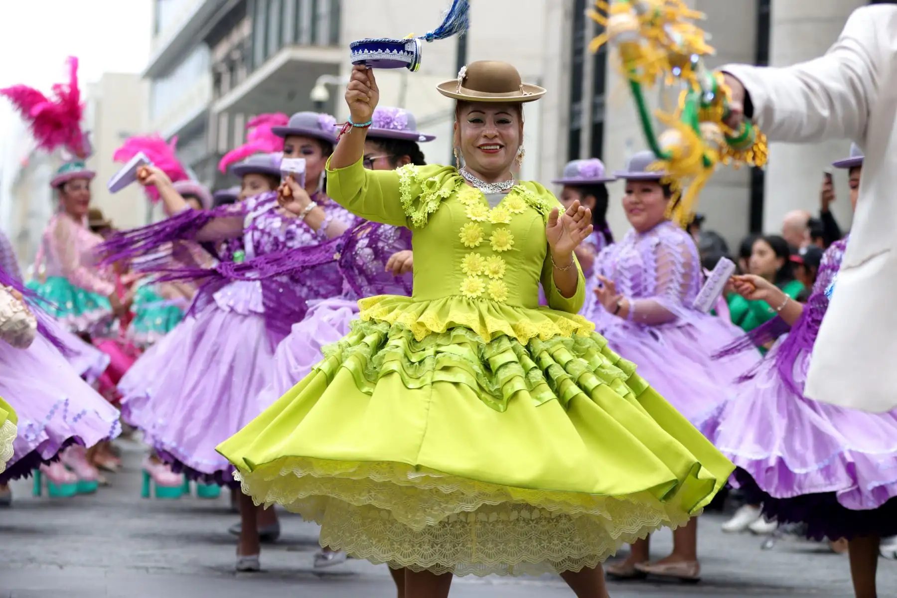 En la imagen, danzantes de la región Puno.
Pasacalle de Lima. 
El Centro Histórico de Lima se llena de color y ritmo con nuestras danzas tradicionales. 
Foto : ANDINA / Lino Chipana.