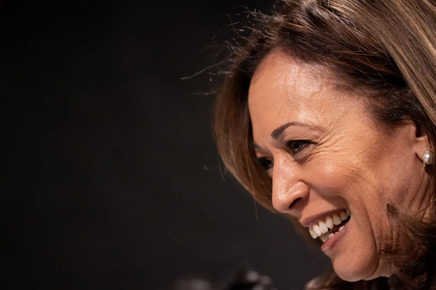 La vicepresidenta de Estados Unidos, Kamala Harris, visita la heladería Smize & Dream el 19 de julio de 2024 en Washington, DC. 
Foto: AFP
