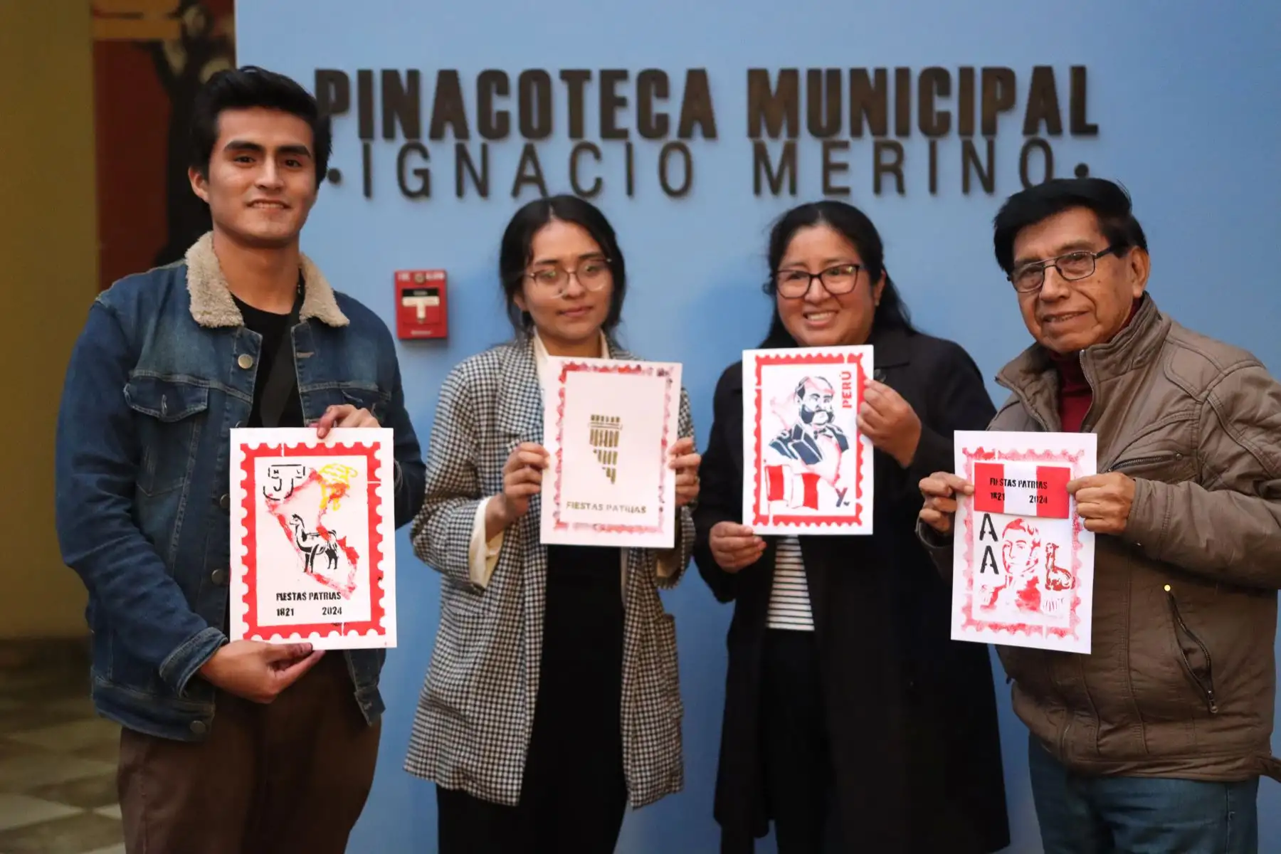 En el marco de la celebraciones de fiestas patrias la Pinacoteca Municipal Ignacio Merino organizó un taller de sténcil. Se realizó estampados, composición de imágenes alusivas a los símbolos patrios y personajes de nuestra independencia.
Foto: ANDINA / Lino Chipana.