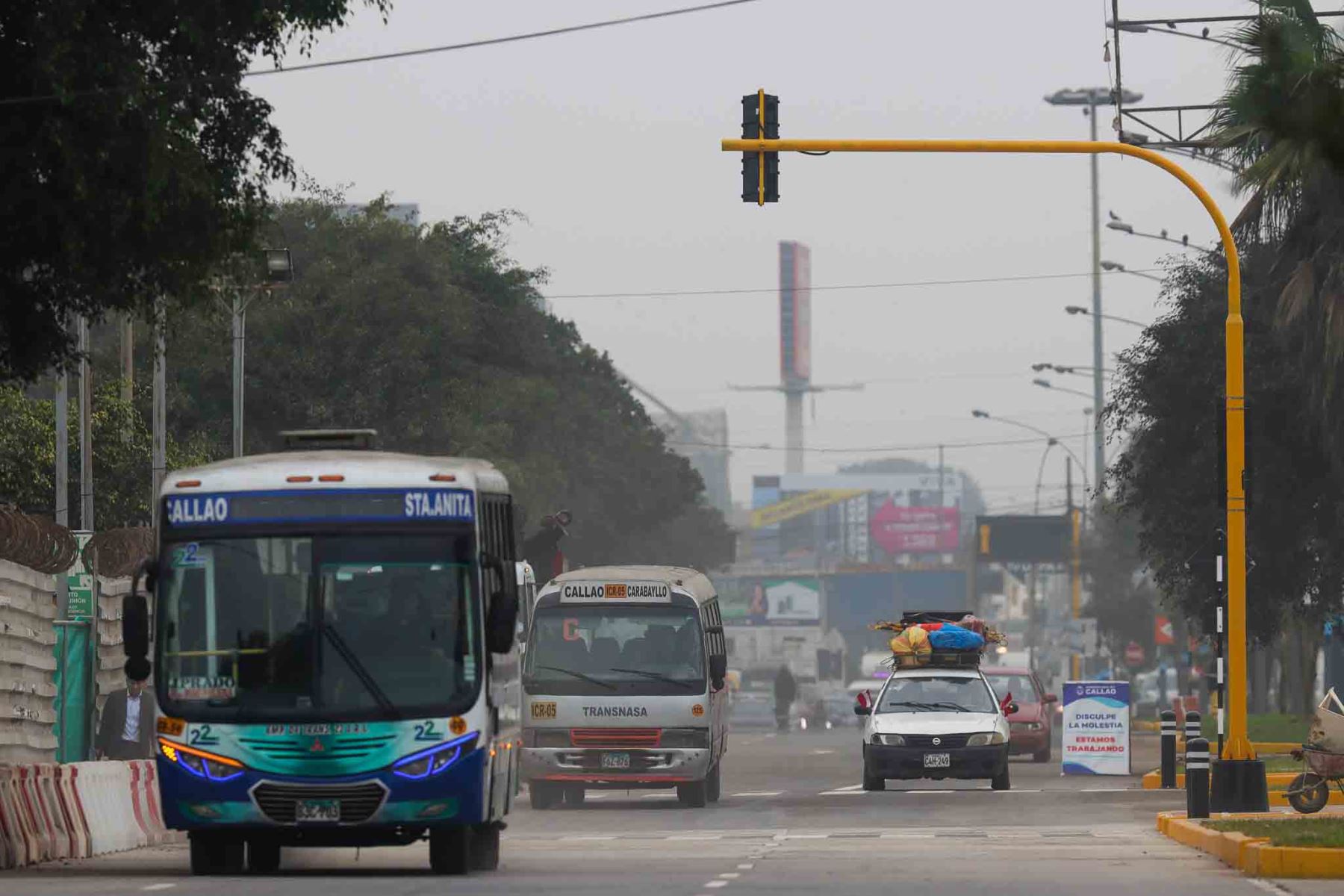 Después de 4 años, se abrió la av. Santa Rosa cruce con Óscar R Benavides (ex Colonial), donde está la estación 3 (estación Juan Pablo II) de la línea 2 del Metro de Lima. Fotos: ANDINA/ Lino Chipana