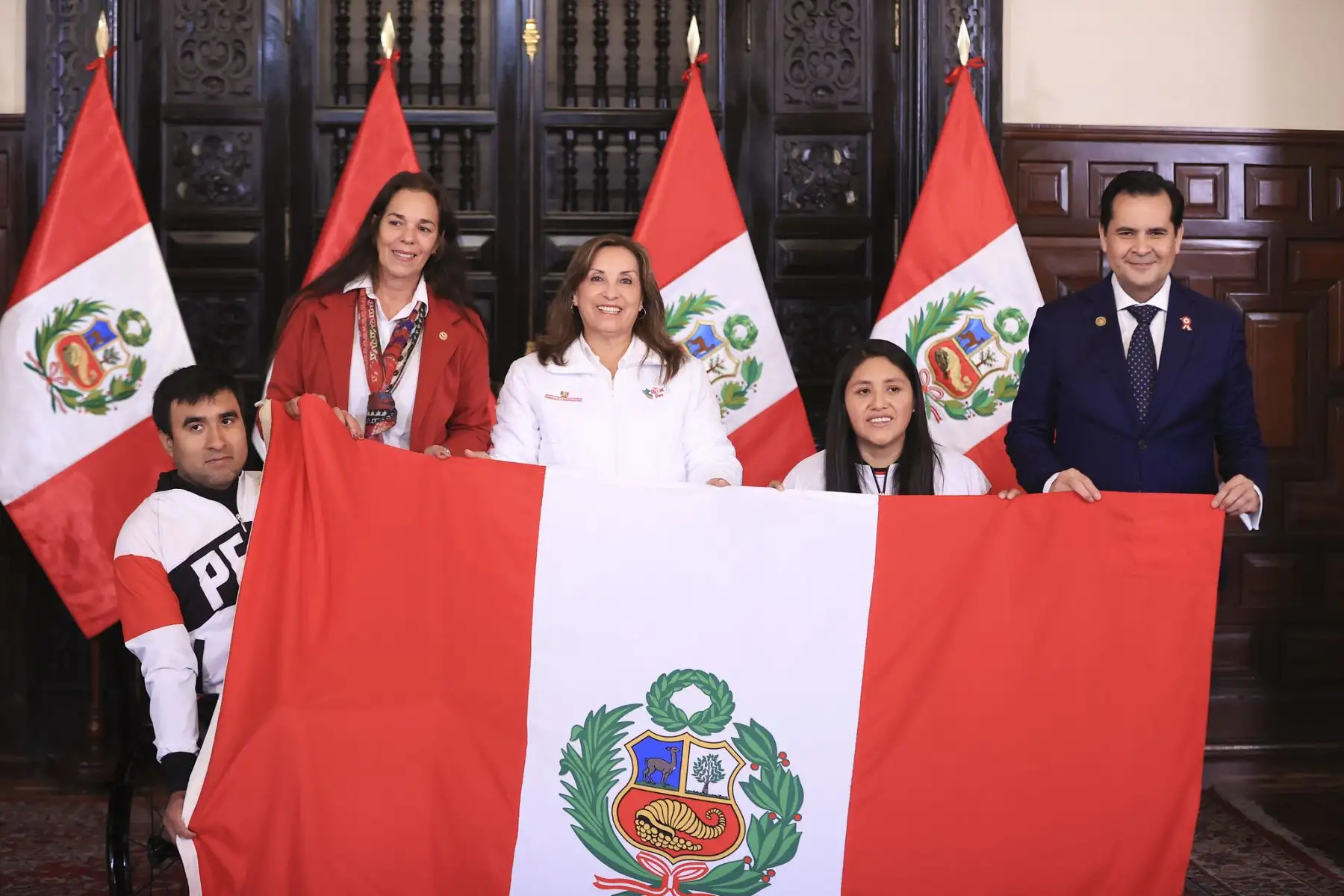 La presidenta de la república, Dina Boluarte, lidera la ceremonia de despedida de los deportistas clasificados a los Juegos Paralímpicos París 2024.
Foto: ANDINA/Prensa Presidencia