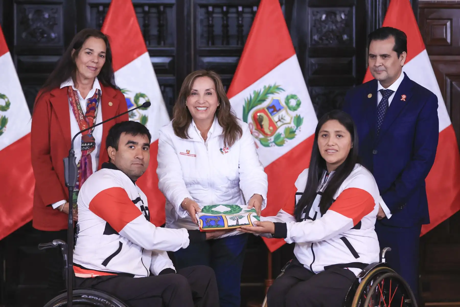 La presidenta de la república, Dina Boluarte, lidera la ceremonia de despedida de los deportistas clasificados a los Juegos Paralímpicos París 2024.
Foto: ANDINA/Prensa Presidencia