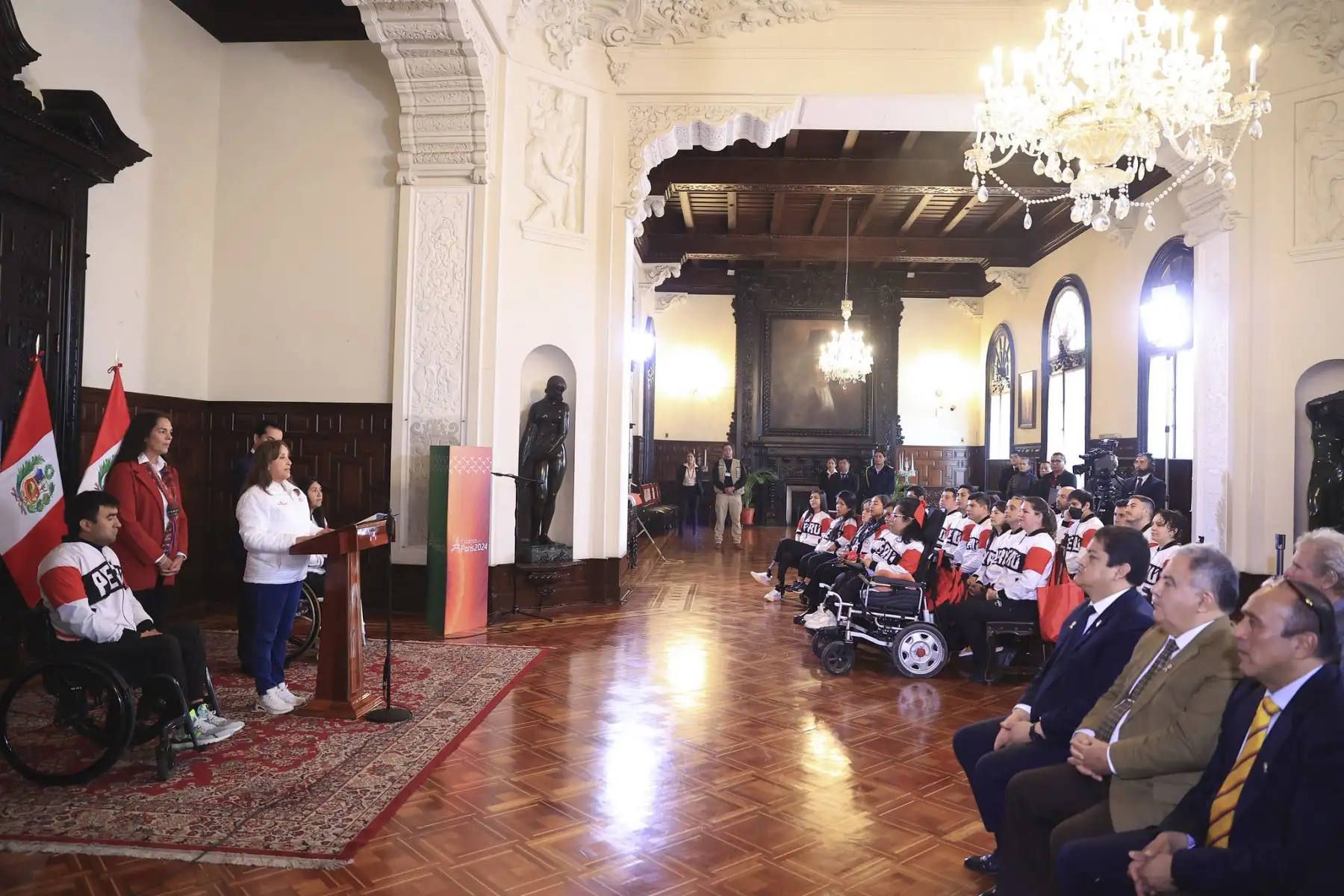 La presidenta de la república, Dina Boluarte, lidera la ceremonia de despedida de los deportistas clasificados a los Juegos Paralímpicos París 2024.
Foto: ANDINA/Prensa Presidencia