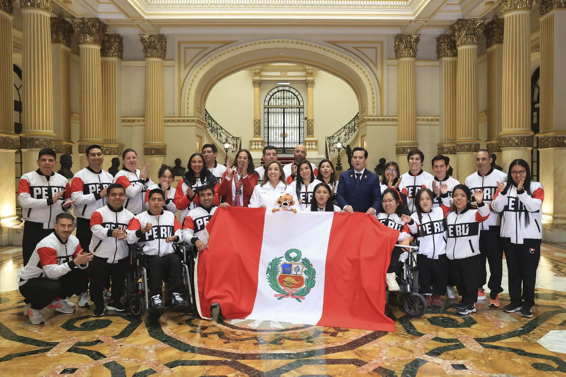 La presidenta de la república, Dina Boluarte, lidera la ceremonia de despedida de los deportistas clasificados a los Juegos Paralímpicos París 2024.
Foto: ANDINA/Prensa Presidencia