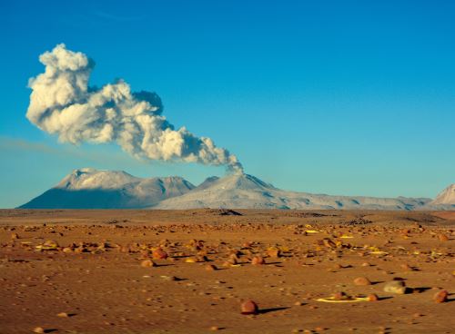 Investigadores del Instituto Geofísico del Perú (IGP) desarrollan detector de explosiones en el volcán Sabancaya, región Arequipa, con uso de inteligencia artificial. ANDINA/Difusión