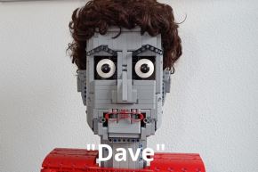 Joven holandés de 17 años crea robot construido con LEGO que utiliza inteligencia artificial.