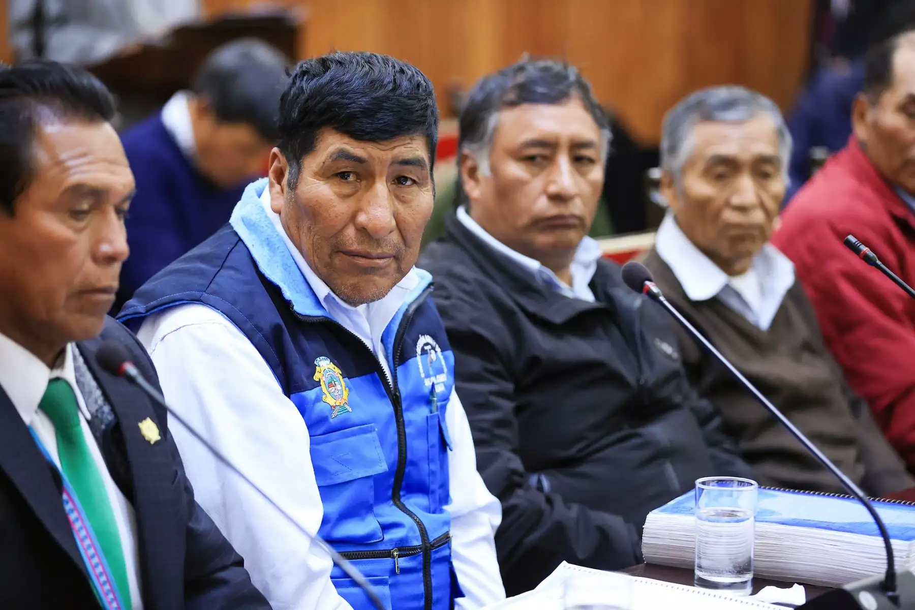 La presidenta Dina  Boluarte Zegarra se reúne con el alcalde provincial de San Román, Óscar Cáceres, junto a dirigentes del Proyecto Integral de Juliaca  para tratar sobre las obras que garantizarán agua y desagüe para más de 480 000 personas, en Juliaca.
Foto: ANDINA/Prensa Presidencia