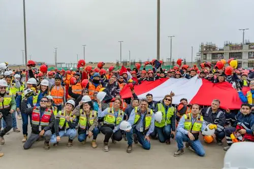 Trabajadores que construyen el Nuevo Aeropuerto Jorge Chávez celebran Fiestas Patrias con 90 % de avance.