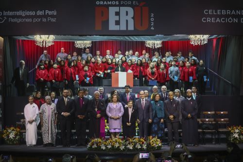 Presidenta Boluarte participa en la ceremonia “Oramos por el Perú 2024"