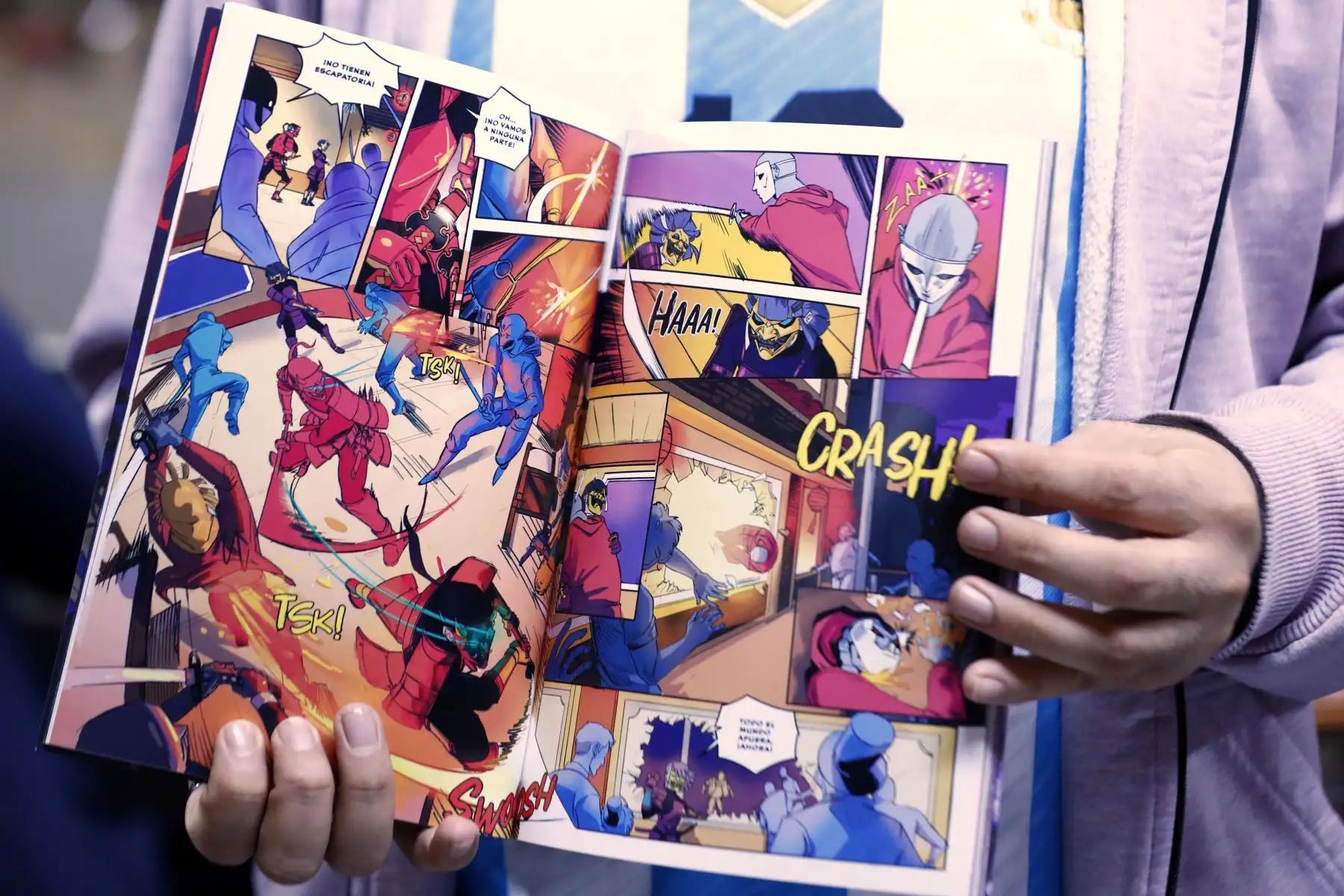 Beyonders es un cómic peruano de ciencia ficción, creado por el historietista Eddie Mordred, el cual se exhibe en la Feria Internacional del Libro de Lima 2024, a través del stand del fondo editorial Speedwagon. Foto: ANDINA/Daniel Bracamonte