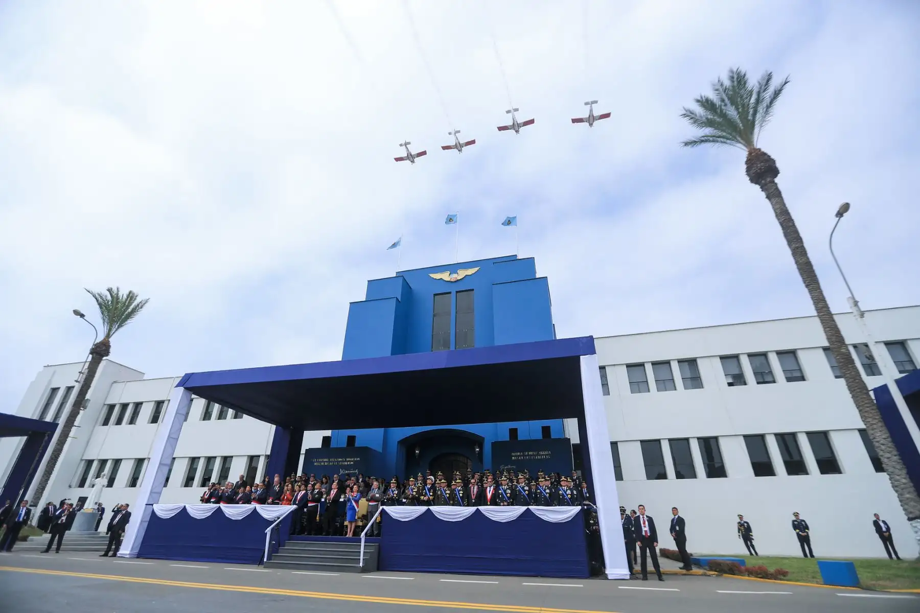 La presidenta Dina Boluarte participa en el 83° aniversario de la inmolación del capitán FAP José Abelardo Quiñones Gonzales y Día de la Fuerza Aérea del Perú.
Foto: ANDINA/Prensa Presidencia