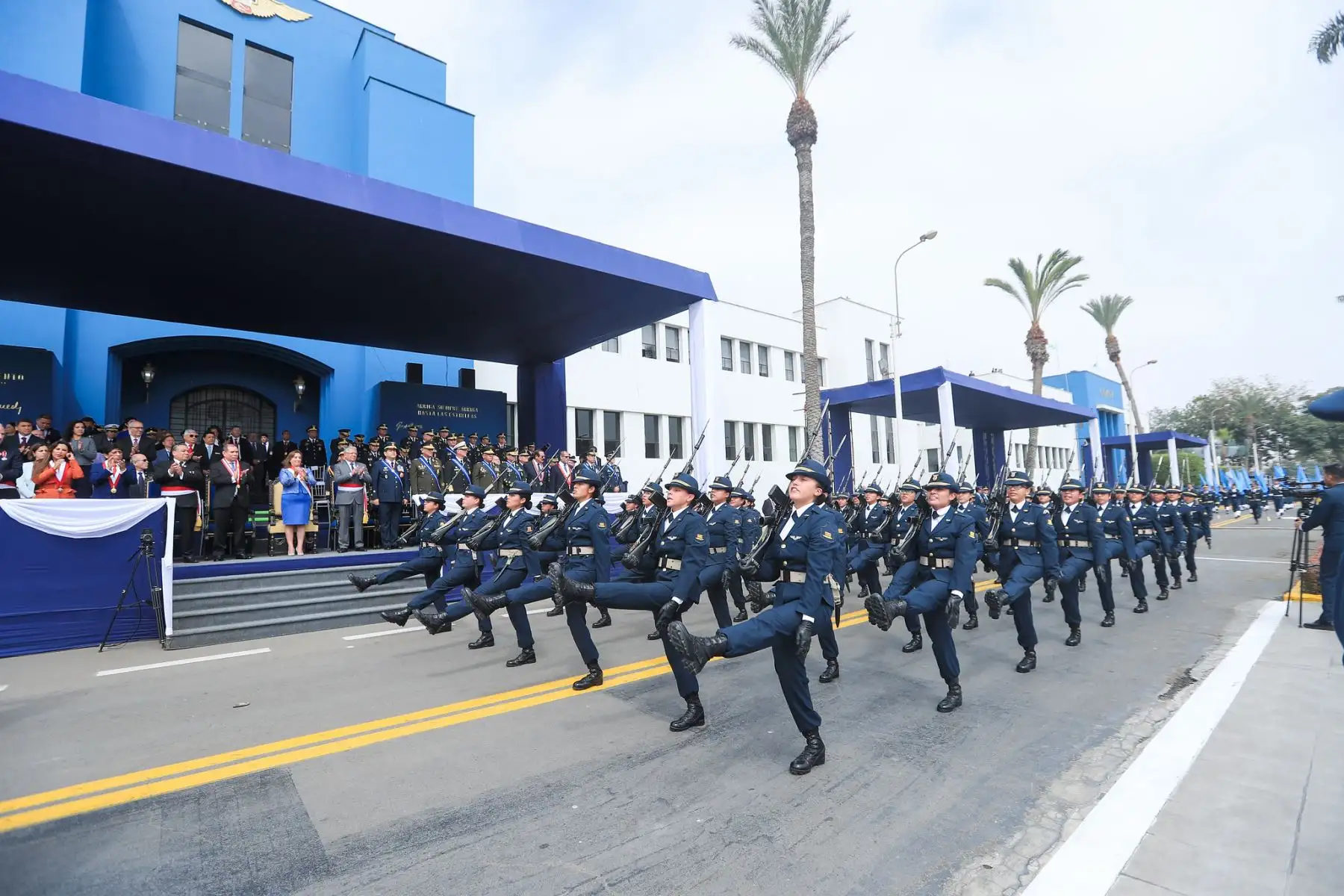 La presidenta Dina Boluarte participa en el 83° aniversario de la inmolación del capitán FAP José Abelardo Quiñones Gonzales y Día de la Fuerza Aérea del Perú.
Foto: ANDINA/Prensa Presidencia