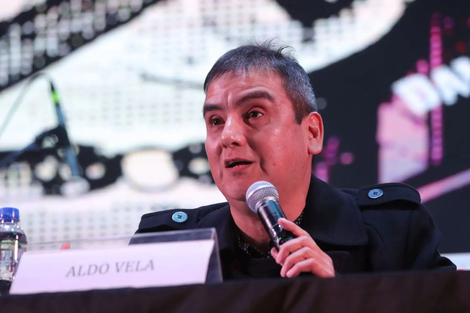 FIL.
Presentación del libro "La Hora del Relevo" trata sobre la vida y obra del cantante Daniel F.
Autores del libro Aldo Vela y Fidel Gutiérrez.
Foto: ANDINA / Lino Chipana.