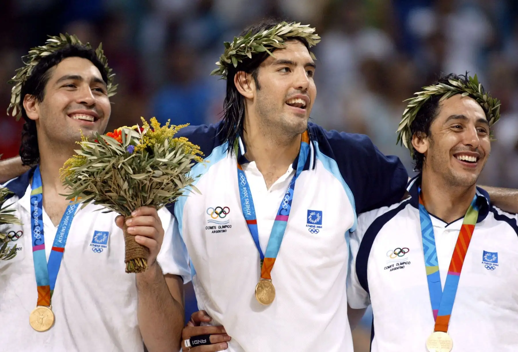 la selección argentina de basquet se impuso a Italia en la final de los Juegos Olímpicos 2004 y se llevó la medalla de oro. Antes, en semifinales, derrotó nada más y nada menos que al Dream Team de la NBA, Estados Unidos. Foto: AFP