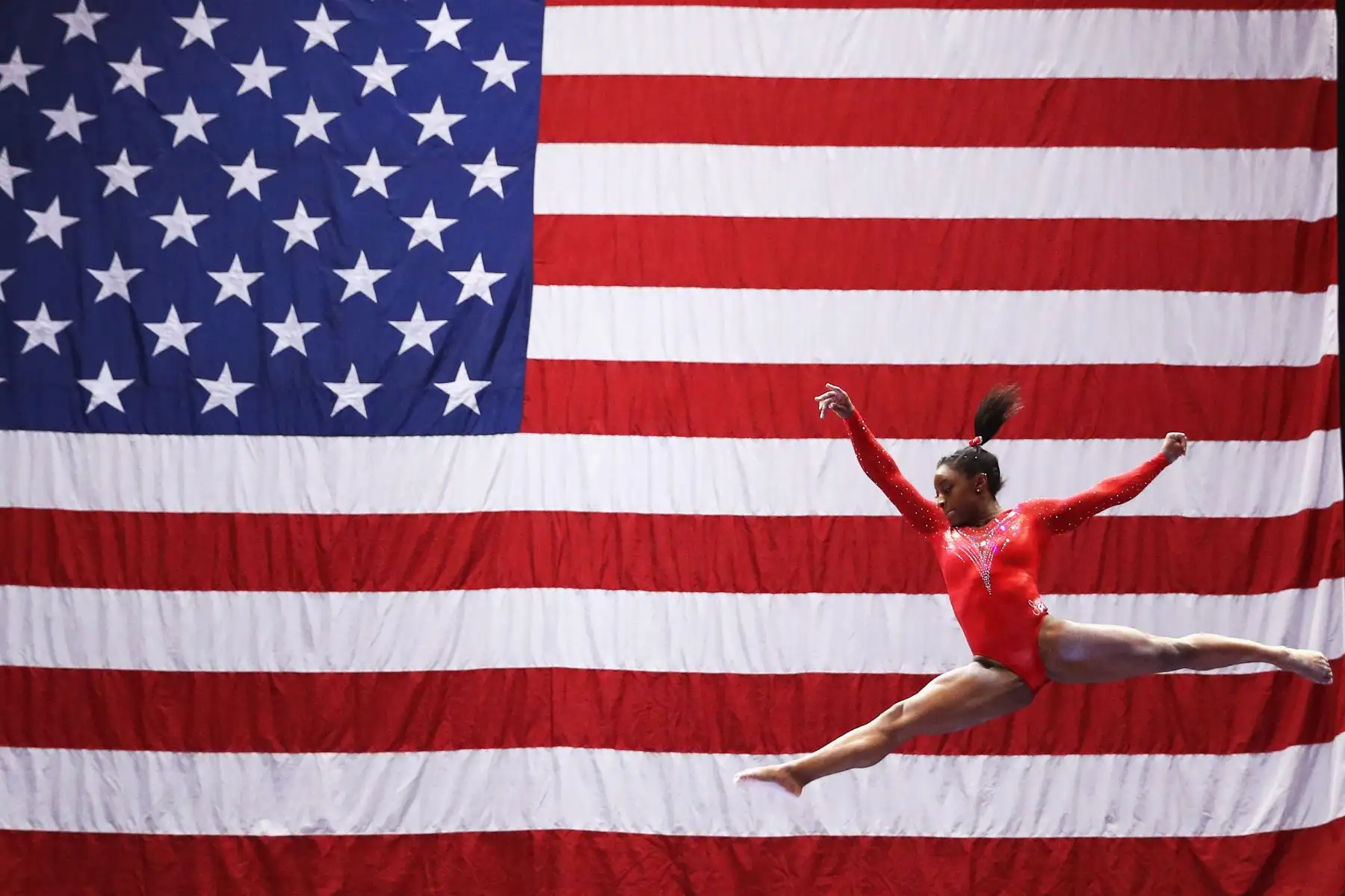 Simone Arianne Biles es una gimnasta artística estadounidense, ganadora de 37 medallas entre Juegos Olímpicos y campeonatos mundiales, lo que la convierte en la gimnasta más laureada de todos los tiempos, tanto en la categoría masculina como en la femenina. Foto: AFP
