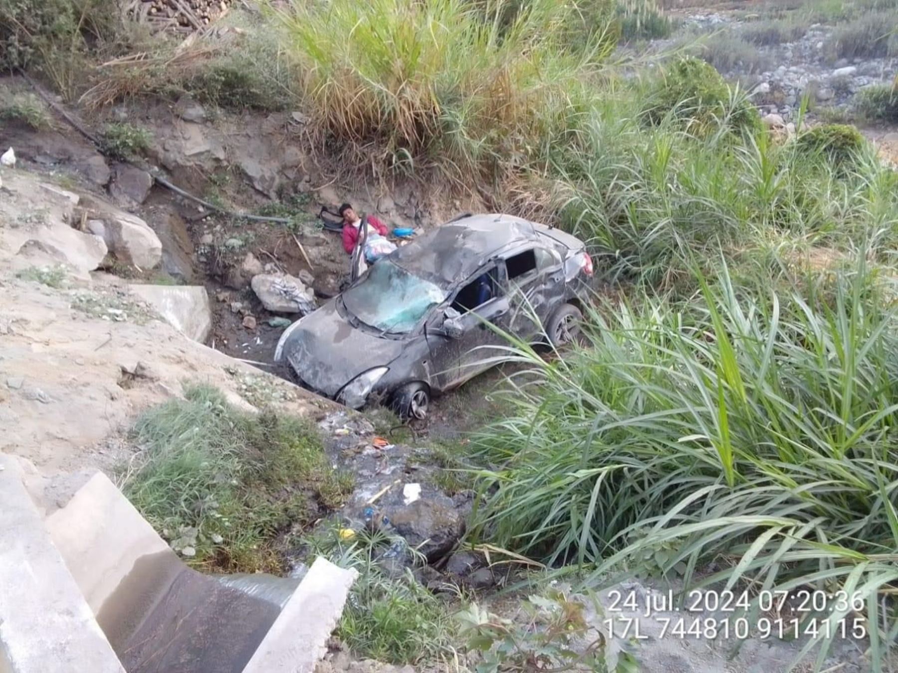 Un auto cayó a un abismo en el km 41 de la carretera Trujillo-Poroto, en la sierra de la región La Libertad. El accidente dejó cinco personas heridas. Foto: ANDINA/difusión.