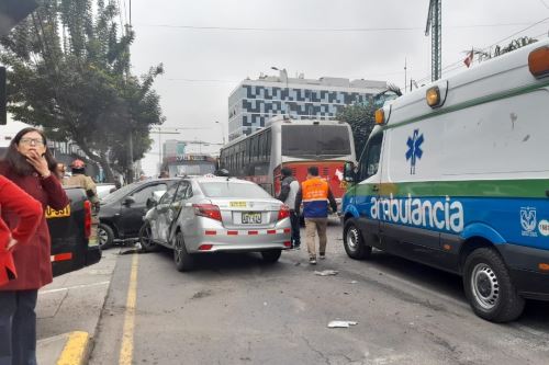 Múltiple choque en Miraflores deja varios heridos y vías con tránsito restringido. Foto:ANDINA/Difusión