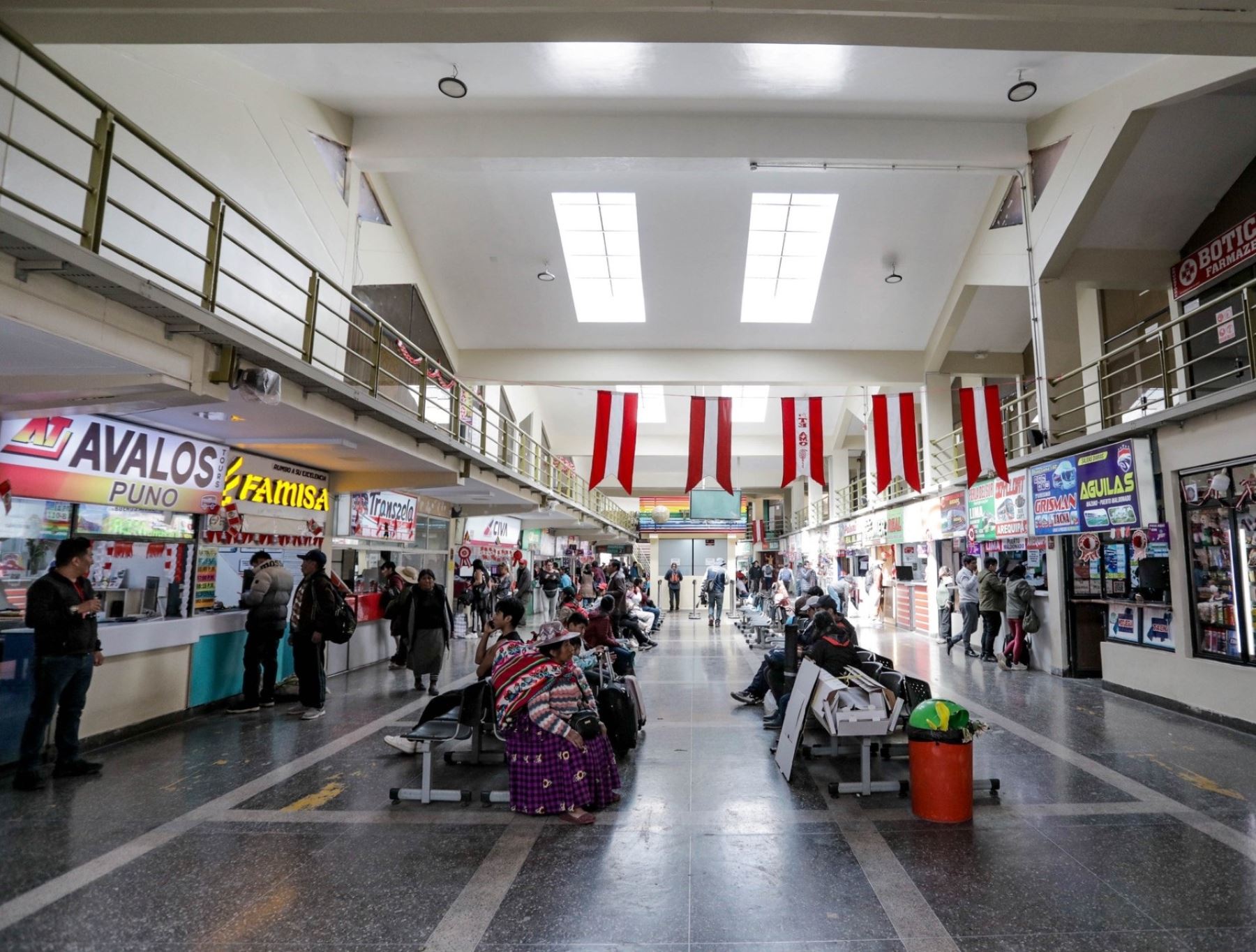 Diversas instituciones públicas lanzaron en Cusco la campaña Viaje Seguro por Fiestas Patrias 2024, para garantizar la seguridad de los turistas que visiten la ciudad imperial durante el feriado largo. Foto: ANDINA/Percy Hurtado Santillán.