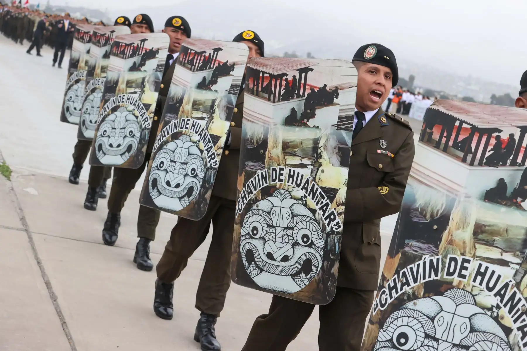 Desfile del batallón Chavín de Huantar durante el ensayo general de la Gran Parada y Desfile Cívico Militar 2024 desarrollado en la base aérea Las Palmas como parte de las actividades por el 203° aniversario de la Independencia Nacional del Perú.

Foto:Juan Carlos Guzmán Negrini