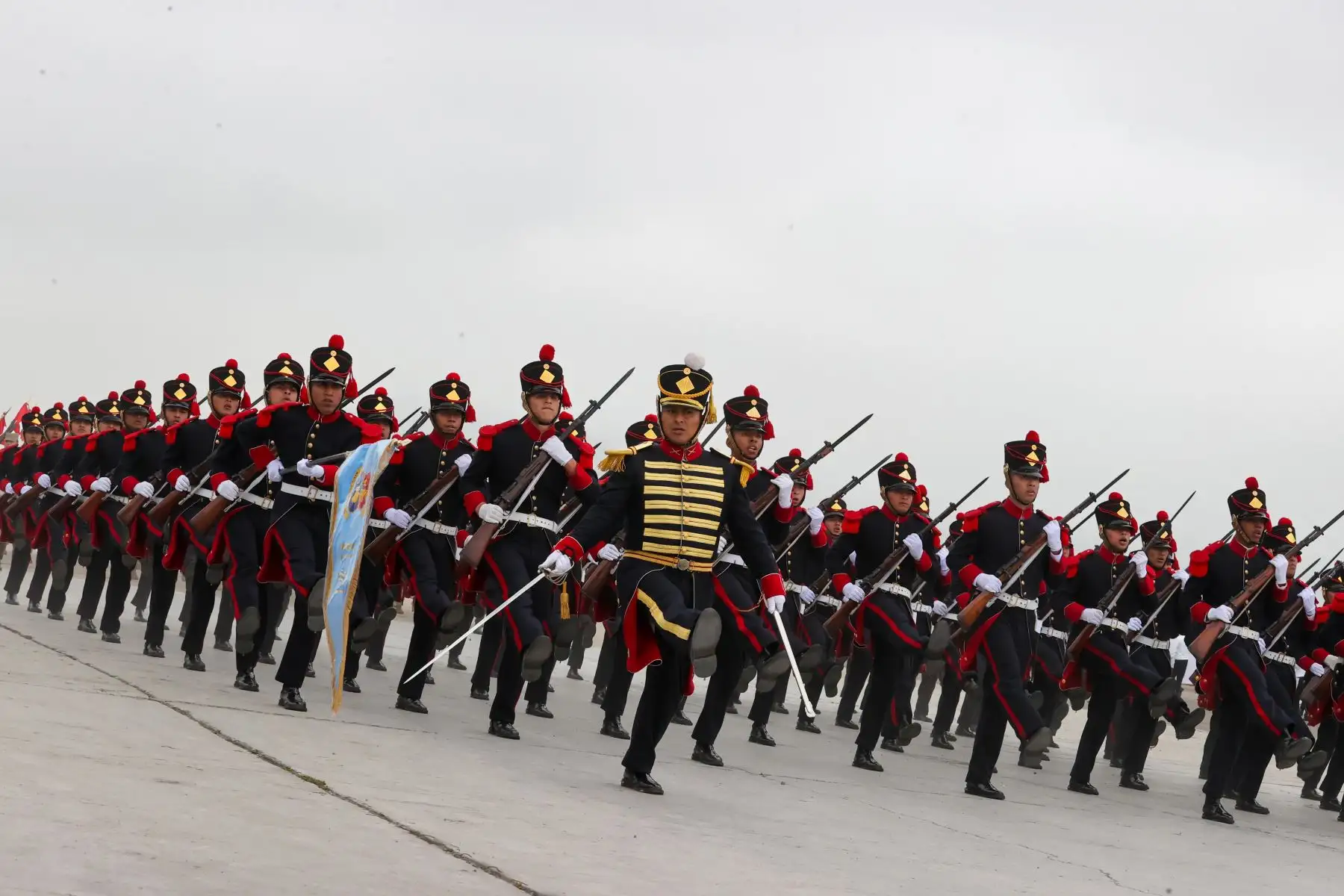 Desfile del batallón Húsares de Junín durante el ensayo general de la Gran Parada y Desfile Cívico Militar 2024 desarrollado en la base aérea Las Palmas como parte de las actividades por el 203° aniversario de la Independencia Nacional del Perú.

Foto:Juan Carlos Guzmán Negrini