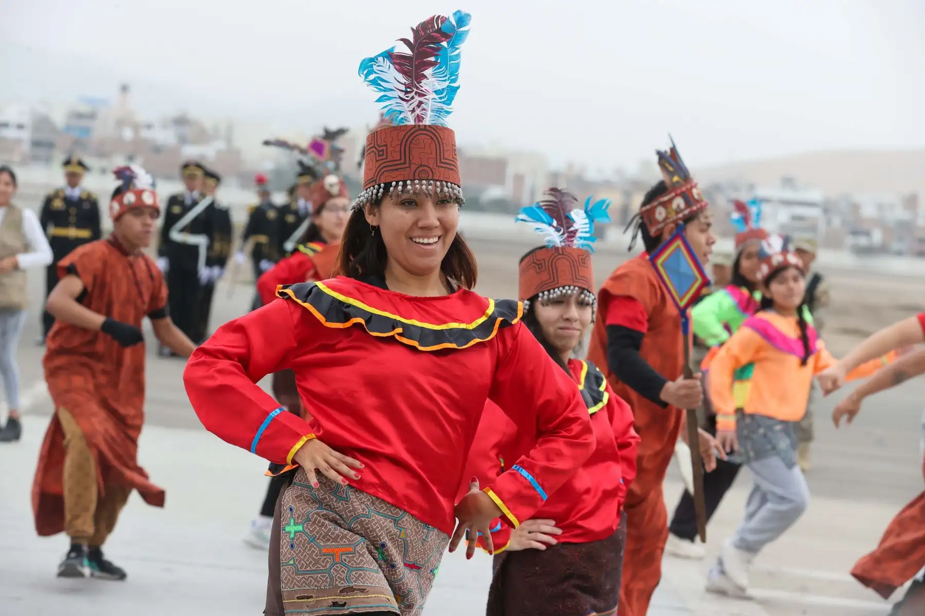 Delegaciones de Junín y Ayacucho durante el ensayo general de la Gran Parada y Desfile Cívico Militar 2024 desarrollado en la base aérea Las Palmas como parte de las actividades por el 203° aniversario de la Independencia Nacional del Perú.

Foto:Juan Carlos Guzmán Negrini