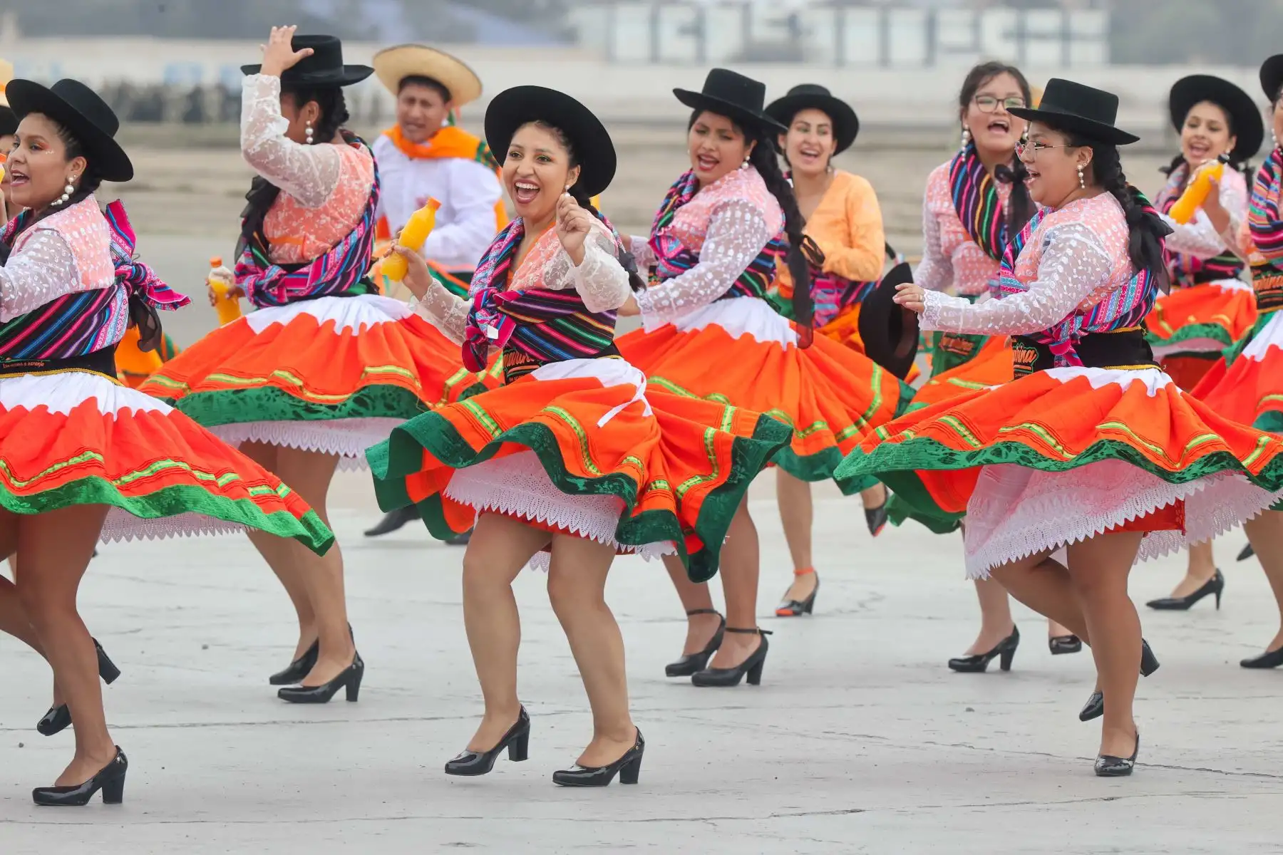 Delegaciones de Junín y Ayacucho durante el ensayo general de la Gran Parada y Desfile Cívico Militar 2024 desarrollado en la base aérea Las Palmas como parte de las actividades por el 203° aniversario de la Independencia Nacional del Perú.

Foto:Juan Carlos Guzmán Negrini