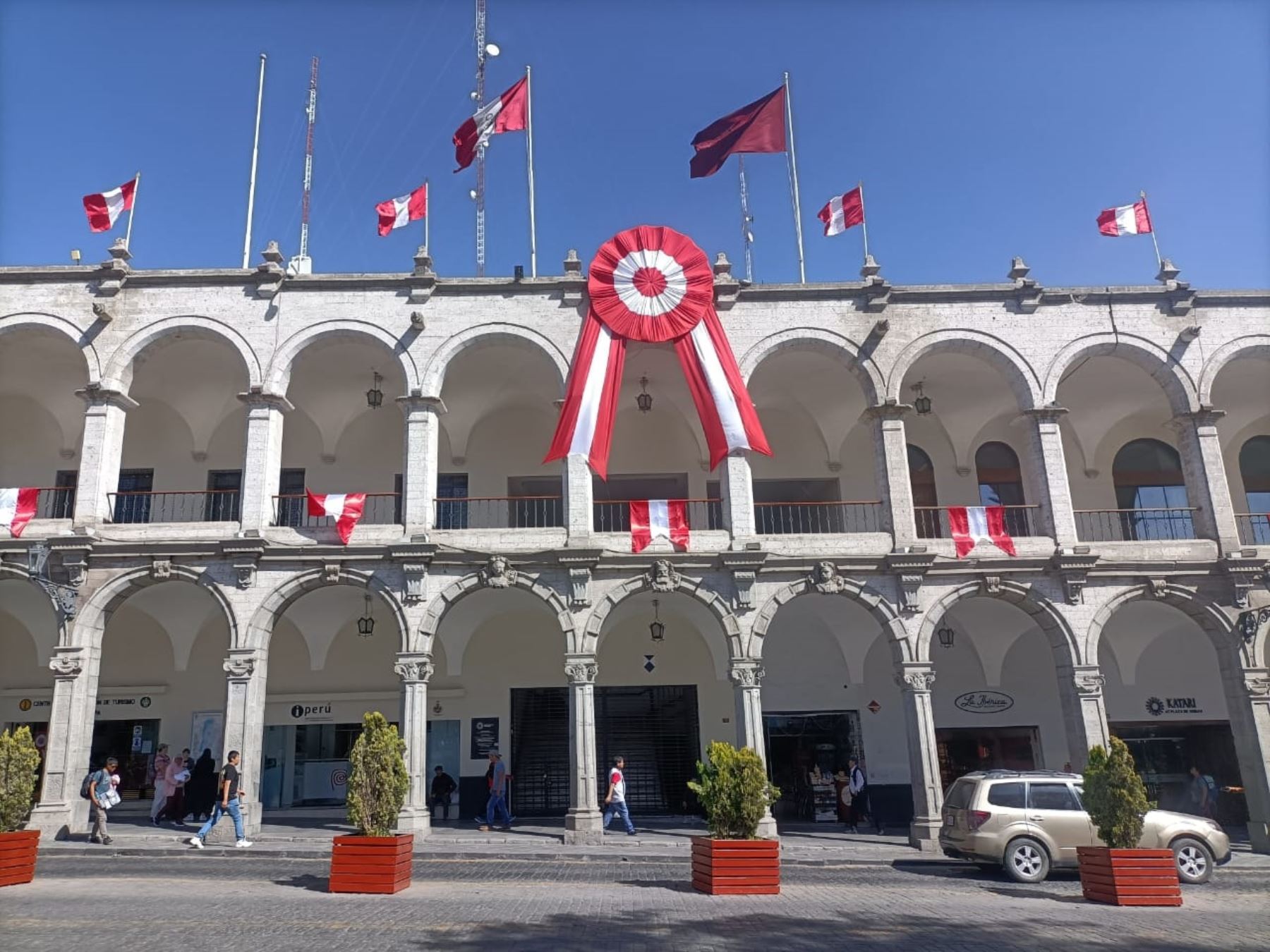 Arequipa se prepara para celebrar las Fiestas Patrias y la Policía Nacional anunció que unos 2,000 agentes del orden brindarán la seguridad durante los días festivos por el aniversario patrio. Foto: Rocío Méndez