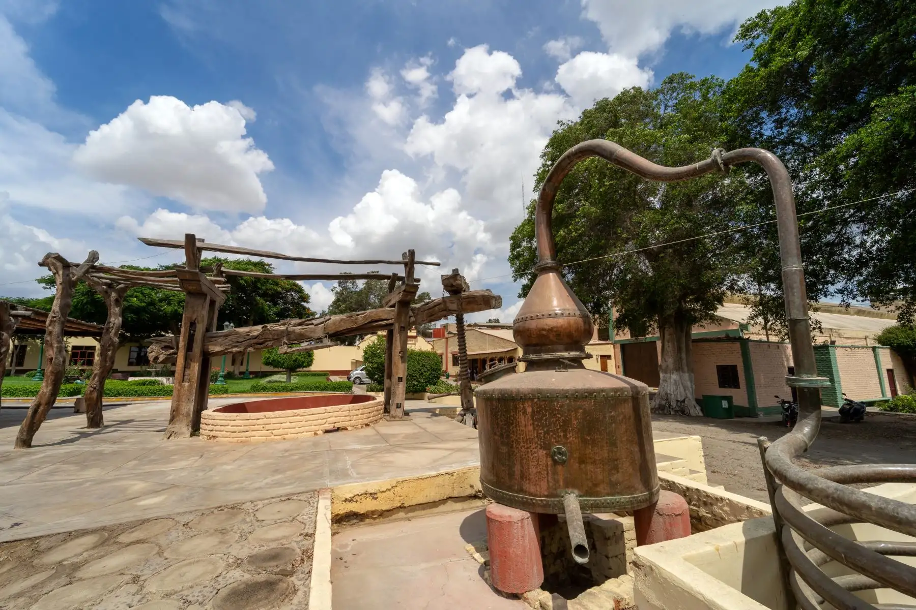 Las diferentes bodegas vitivinícolas son lugares propicios para conocer cómo se elabora el pisco, nuestra emblemática bebida que este domingo celebra su día nacional. Foto: Genry Bautista