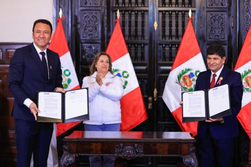 Presidenta Dina Boluarte asiste a firma de transferencia del proyecto Majes Siguas al gobierno central