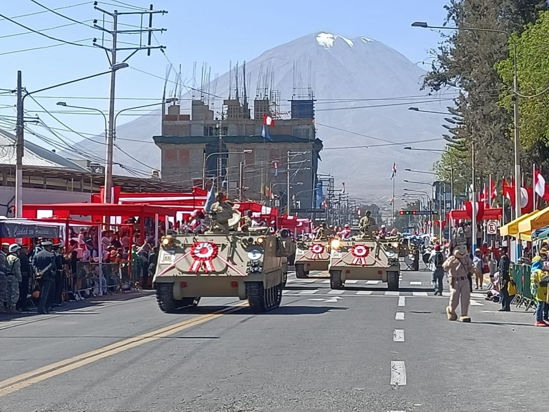 Arequipeños asistieron masivamente a la Parada Cívico Militar por los 203 años de Independencia del Perú. ANDINA/Difusión