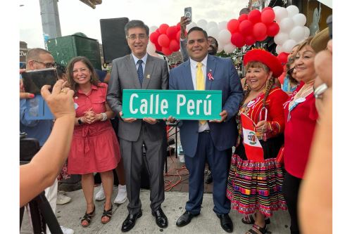 Ceremonia de nombramiento de la calle Perú en Queens, Nueva York, en EE.UU., organizado por el Centro Cívico Peruano. Foto: ANDINA/Difusión