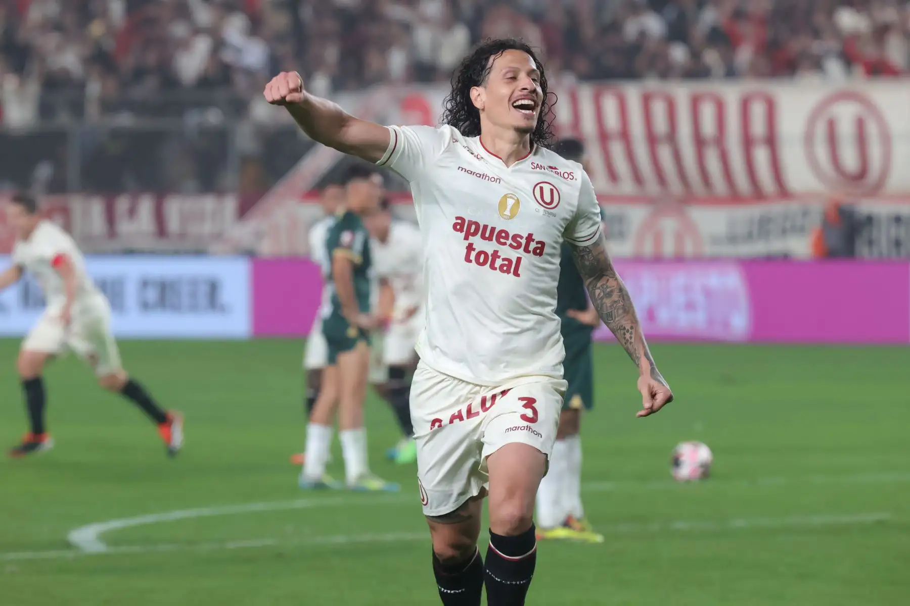 Universitario de Deportes venció 2-1 a Alianza Lima en el clásico del fútbol peruano este viernes en el estadio Monumental "U" de Ate por el Torneo Clausura de la Liga 1. Foto: ANDINA/Melina Mejía