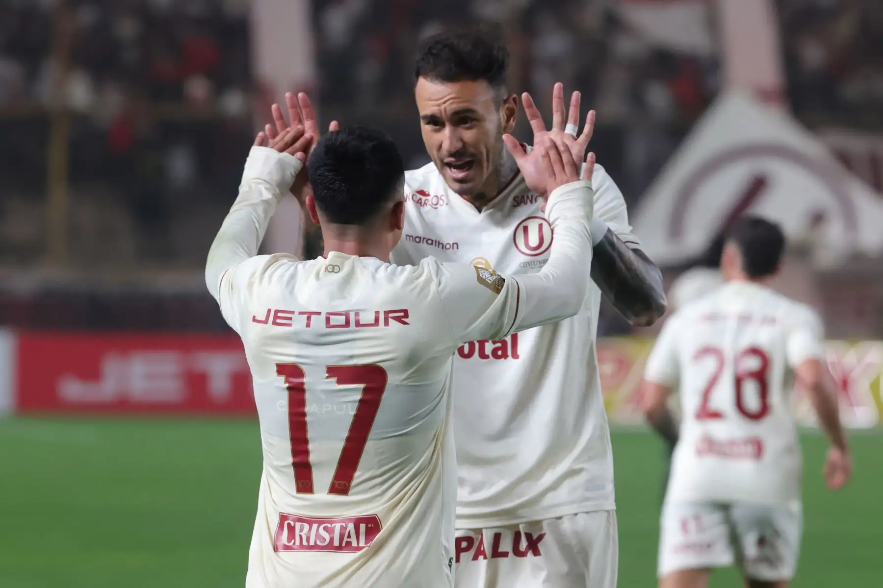 Universitario de Deportes venció 2-1 a Alianza Lima en el clásico del fútbol peruano este viernes en el estadio Monumental "U" de Ate por el Torneo Clausura de la Liga 1. Foto: ANDINA/Melina Mejía