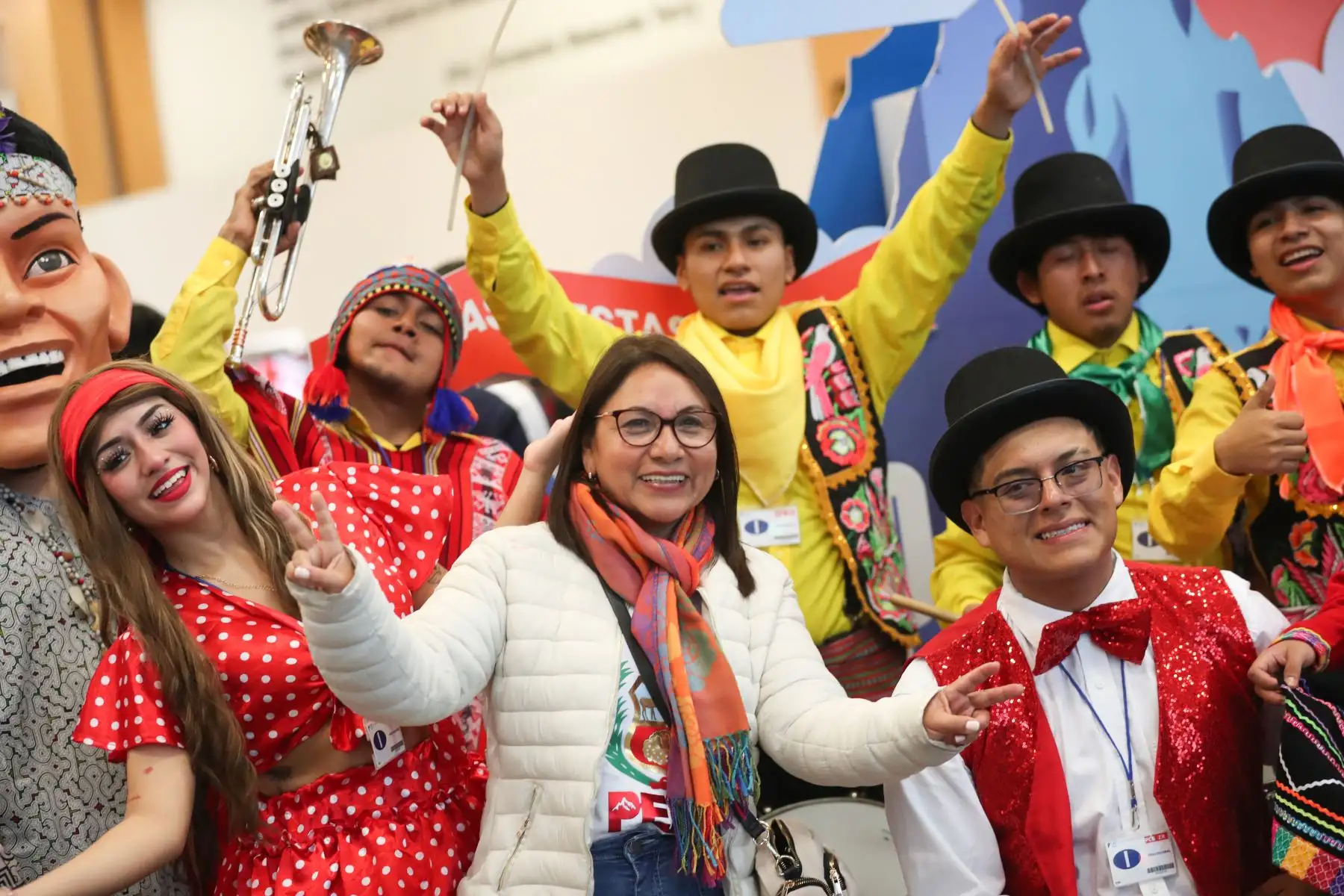 Cantante Lita Pezo se presenta en el aeropuerto por celebraciones de fiestas patrias. Foto: ANDINA/ Lino Chipana