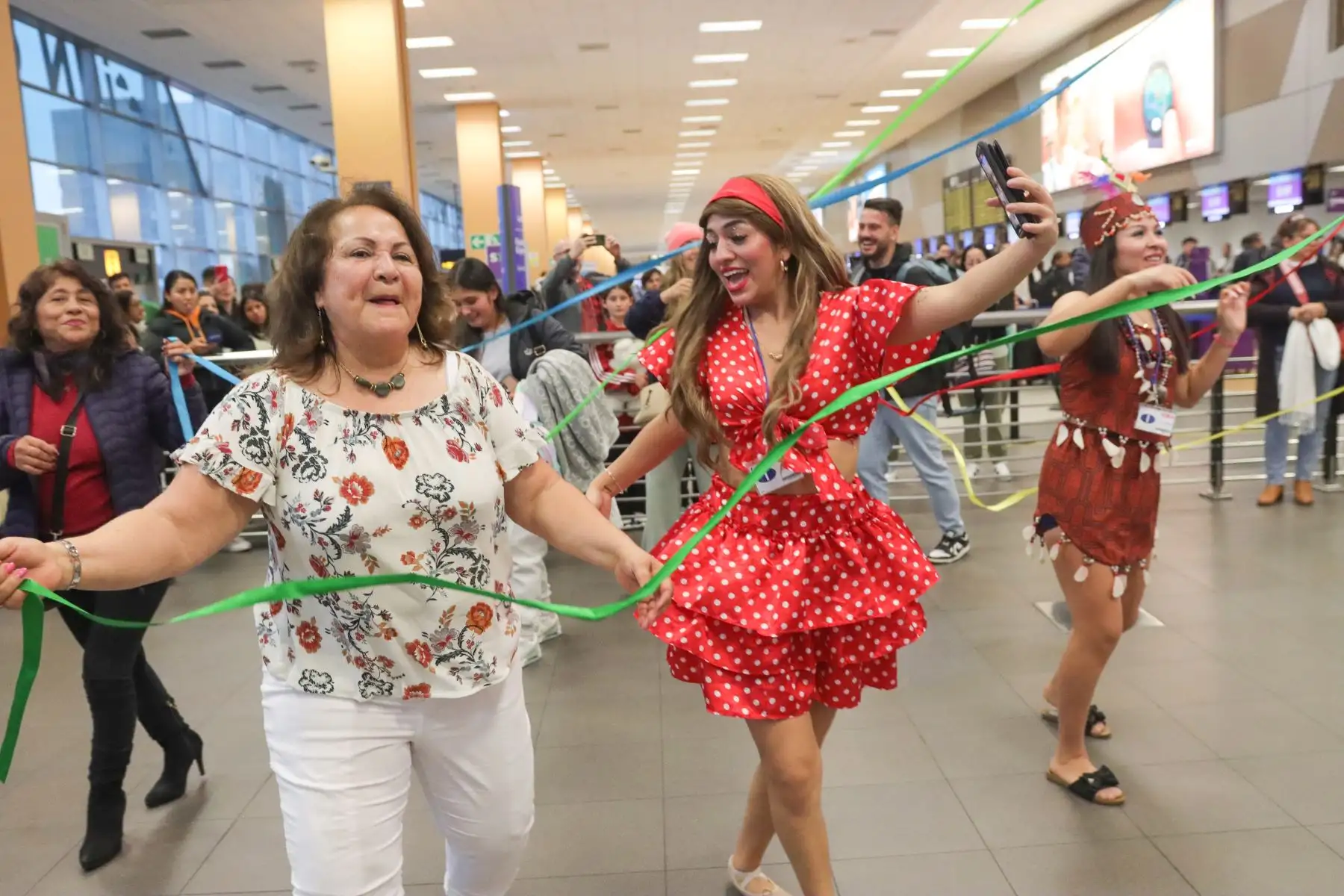 Música y bailes en el aeropuerto por celebraciones de fiestas patrias. Foto: ANDINA/ Lino Chipana