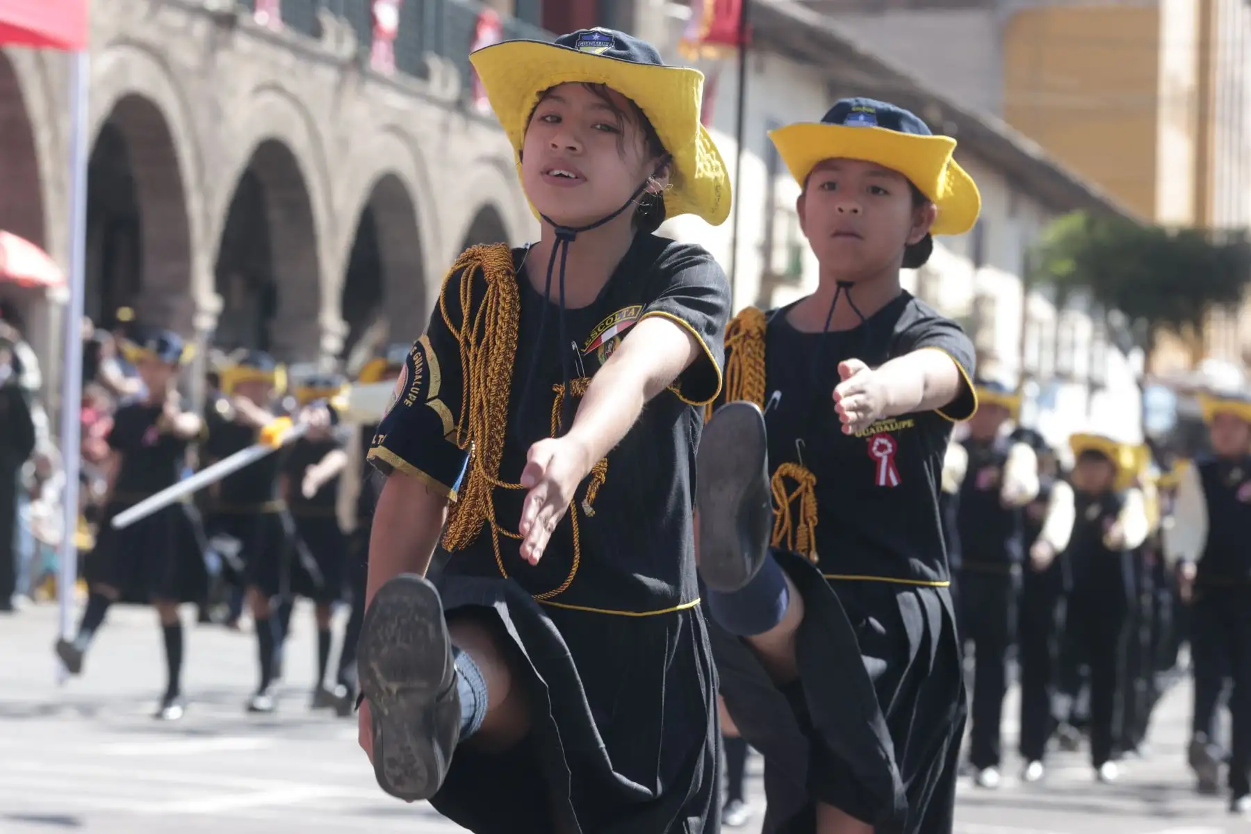 Desfile patriótico al Bicentenario, se inicio con los Colegios ganadores, Instituciones Públicas y la fuerza Armada en Ayacucho. Foto: ANDINA/Vidal Tarqui