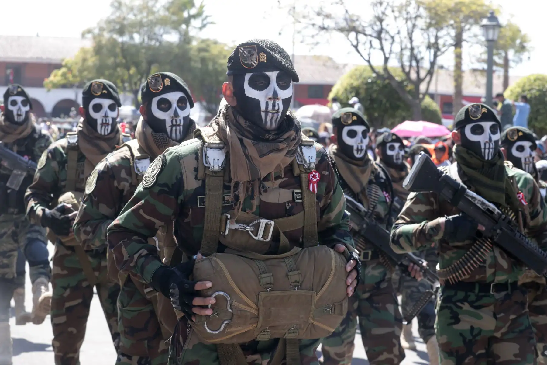 Desfile patriótico al Bicentenario, se inicio con los Colegios ganadores, Instituciones Públicas y la fuerza Armada en Ayacucho. Foto: ANDINA/Vidal Tarqui