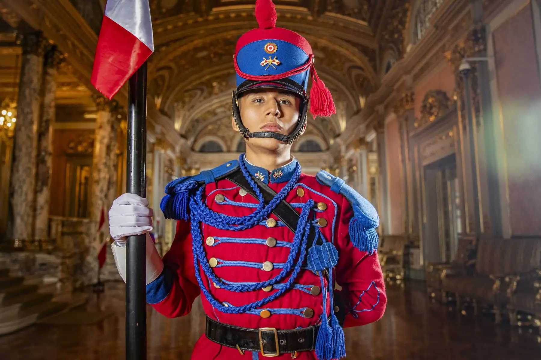 Hay que recordar que el General José de San Martín formó la legión peruana de la guardia el 18 de agosto de 1821, donde la caballería fue llamada húsares de la legión peruana de la guardia. En 1824, uno de sus escuadrones fue nombrado húsares del Perú hasta que, después de la batalla de Junín y un accionar heroico, fueron bautizados finalmente como los Húsares de Junín. Foto: ANDINA/ Ricardo Cuba
