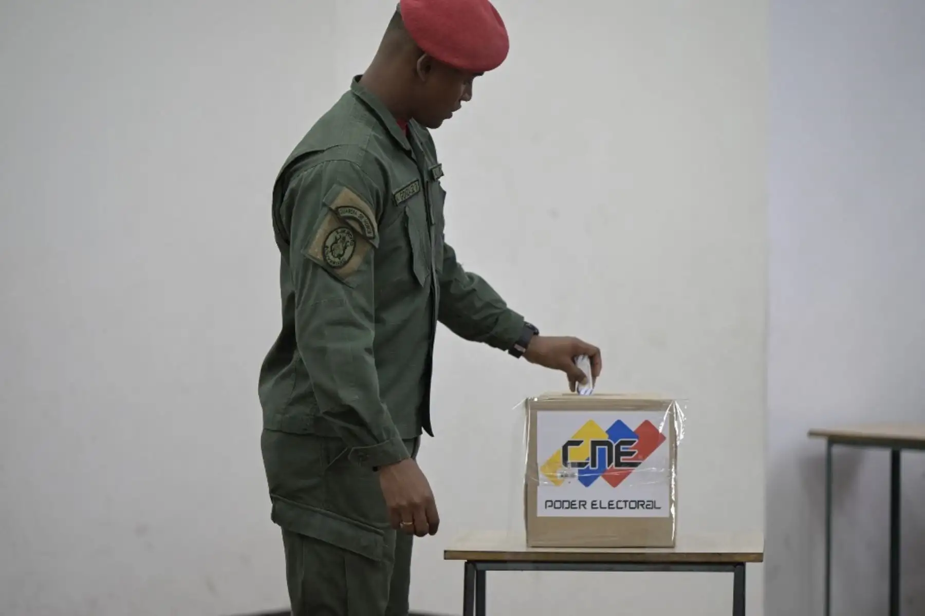 Los votantes en Venezuela comenzaron sus votaciones en medio de la imprevisibilidad política, con el titular Nicolás Maduro, que busca un tercer mandato de seis años. Foto: AFP