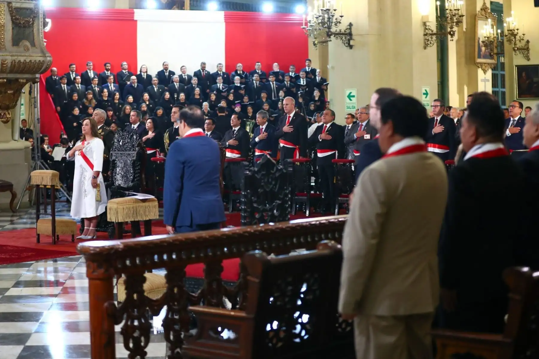 La presidenta Dina Boluarte asiste a la Misa Solemne y Te Deum, en la Basílica Catedral de Lima como parte de las actividades previstas con ocasión del 203° Aniversario de la Proclamación de la Independencia Nacional. Foto: ANDINA/Prensa Presidencia
