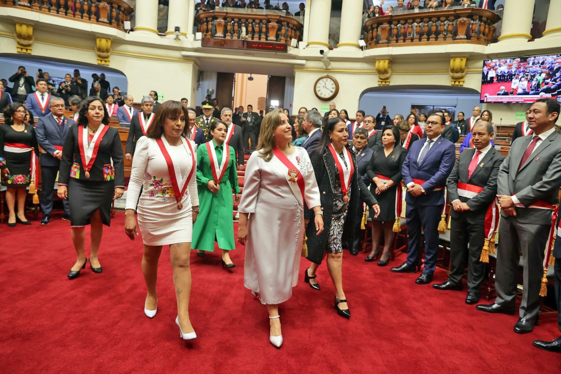 Presidenta Dina Boluarte llega la congreso para dirigir su mensaje a la Nación.  Foto: ANDINA/Prensa Presidencia